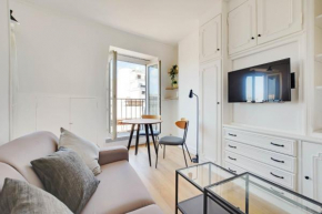 Superb bright studio Clichy Montmartre